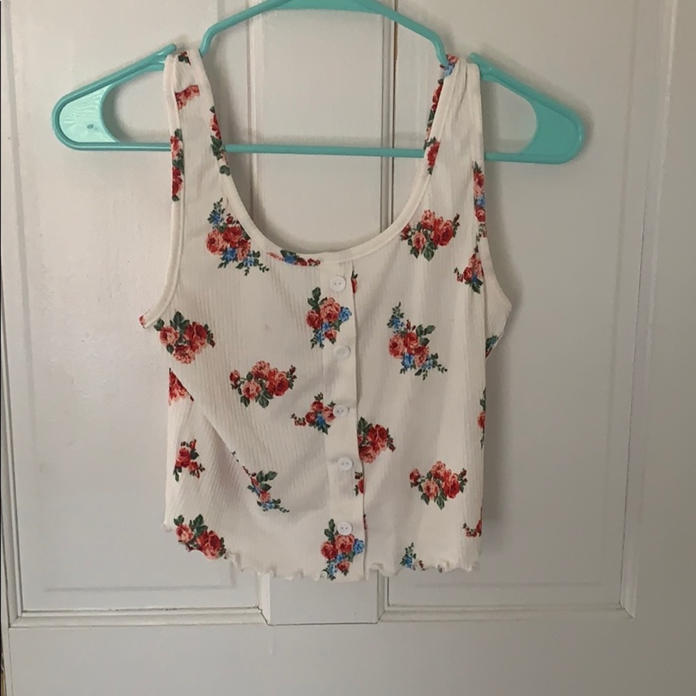 White flower tank top. Size small